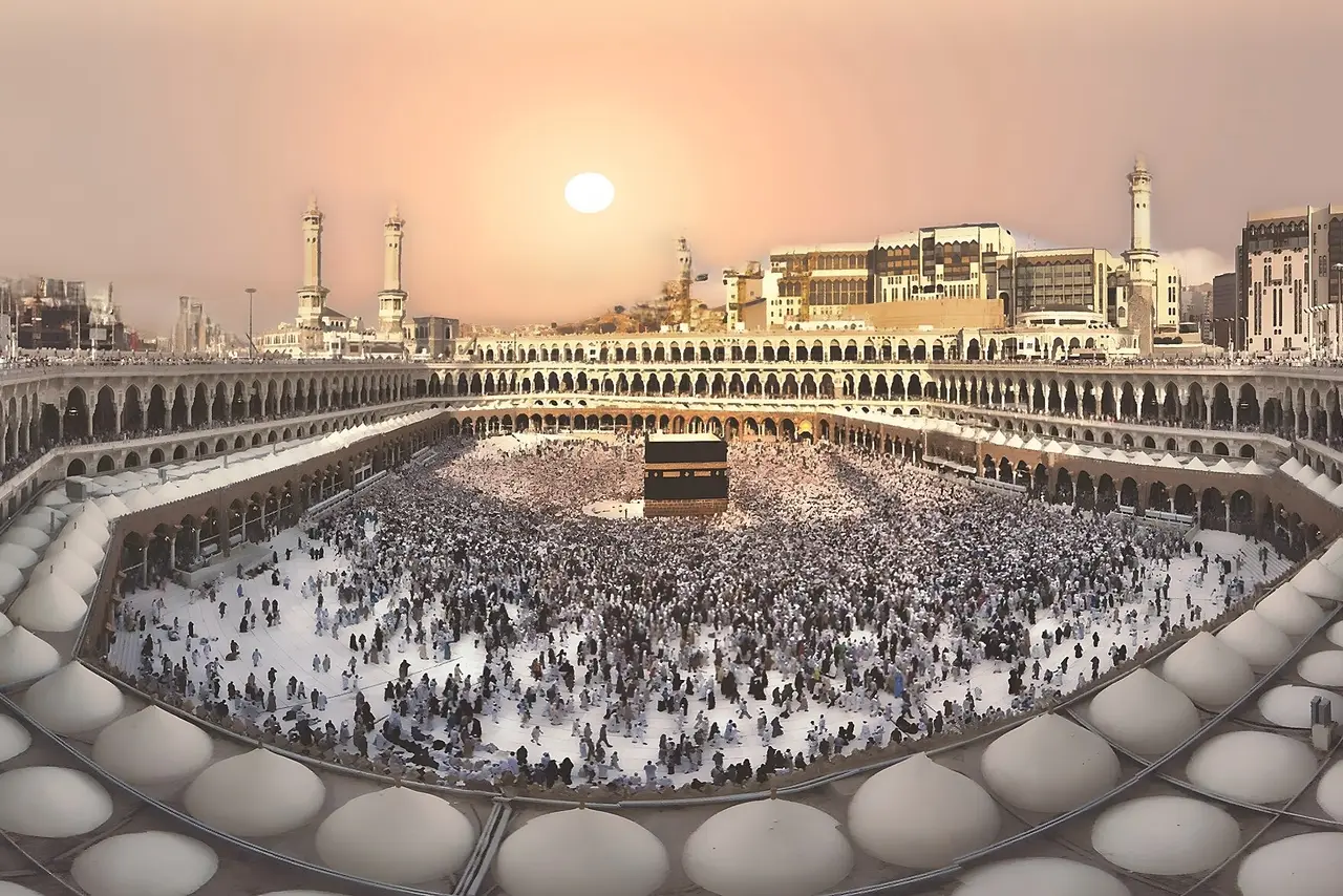 Comfort Umrah 14 Days · Ajyad Makkah Makarim